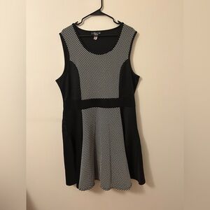 Pinc Black and White Sleeveless Mini Dress